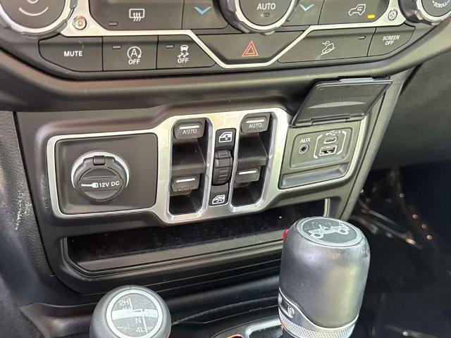 Used 2018 Jeep Wrangler Unlimited Sahara AWD/4WD image 30