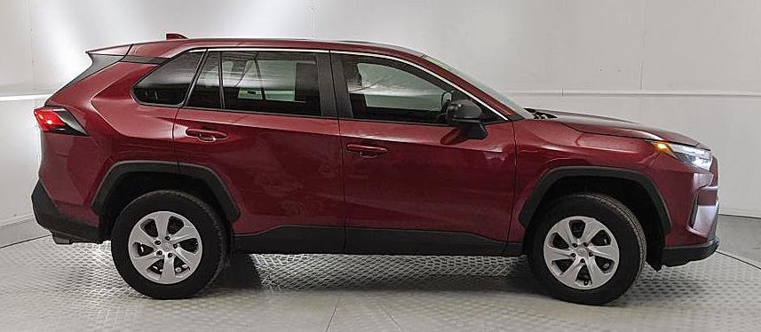 Used 2024 Toyota RAV4 LE image 5