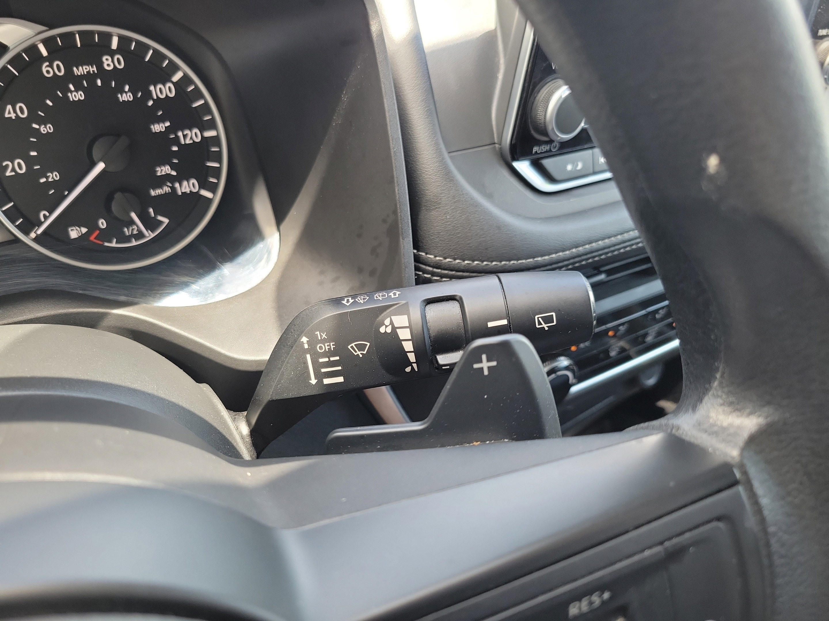 Used 2024 Nissan Rogue S AWD/4WD image 23