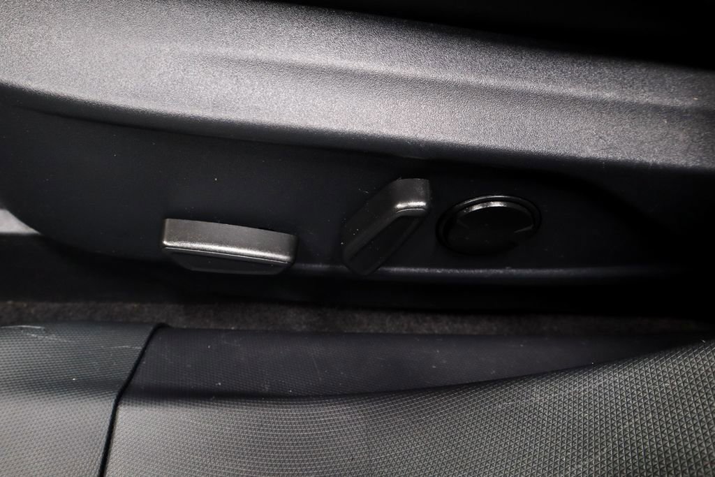 Certified 2021 Ford Mustang Mach-E Select w/ Comfort/Appearance Package image 25