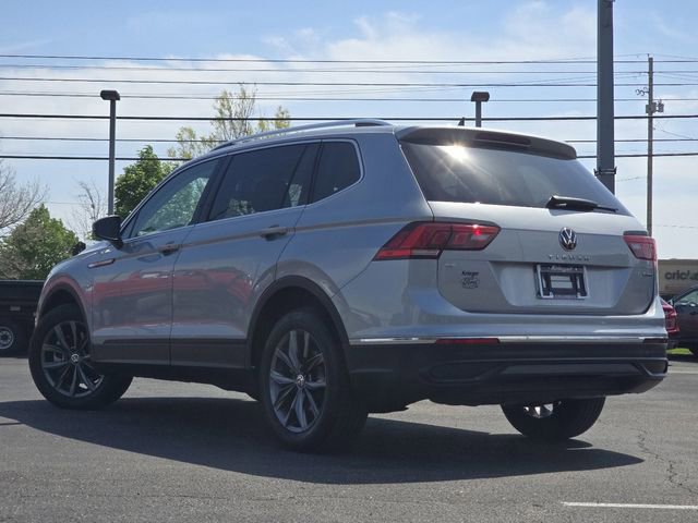 Used 2022 Volkswagen Tiguan SE AWD/4WD image 3