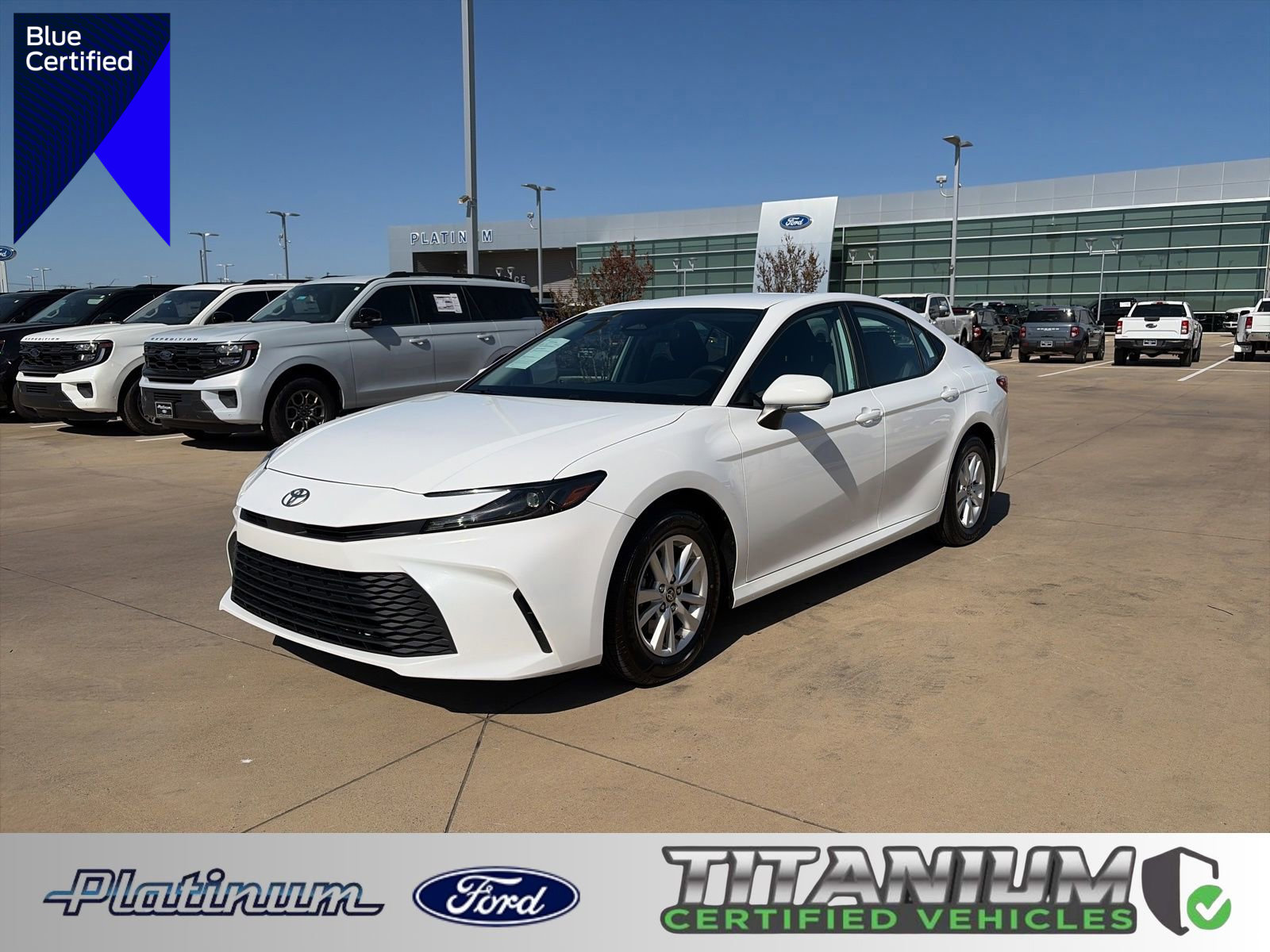 Used 2025 Toyota Camry LE image 1