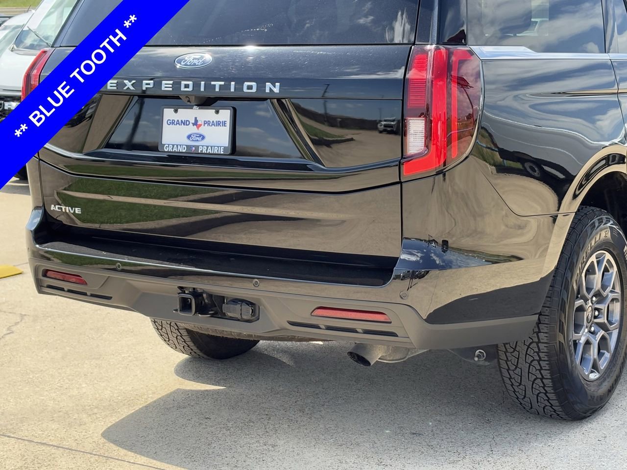 Certified 2025 Ford Expedition Active RWD image 8