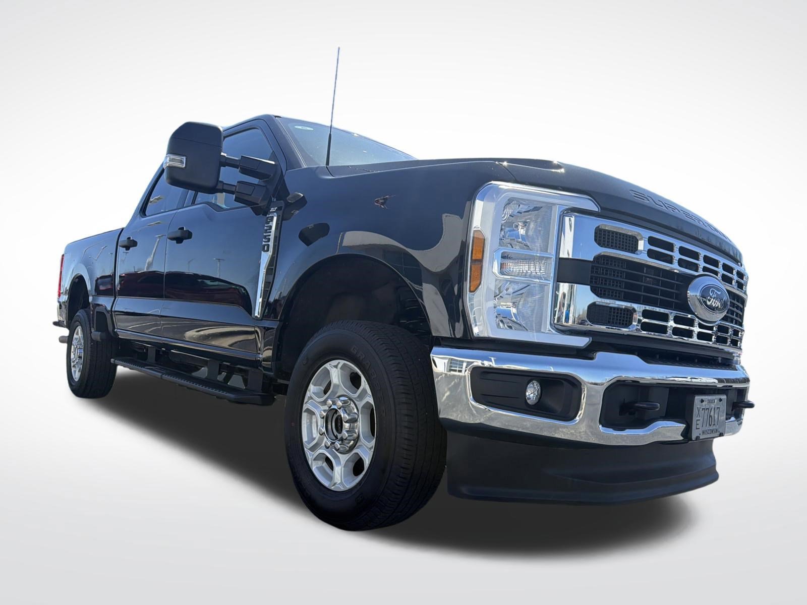 Certified 2025 Ford F250 XLT AWD/4WD image 3