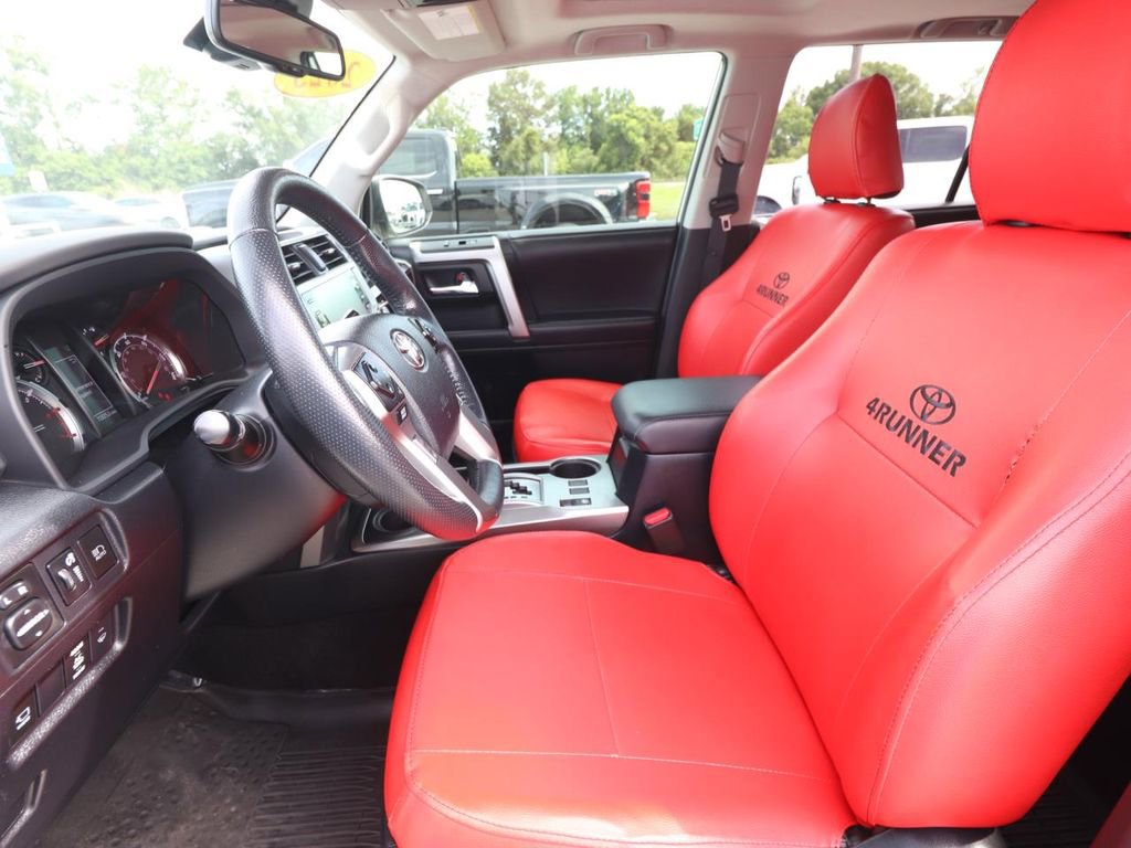 Used 2023 Toyota 4Runner Limited RWD image 2