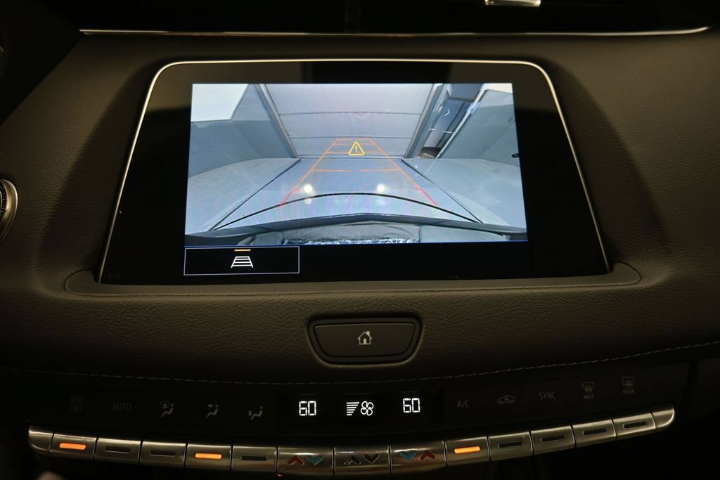 Used 2023 Cadillac XT4 Luxury w/ Driver Awareness Package FWD image 4