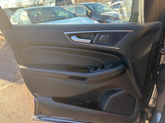 Certified 2018 Ford Edge Titanium w/ Equipment Group 301A image 23