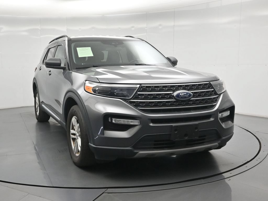 Certified 2021 Ford Explorer XLT w/ Equipment Group 202A AWD/4WD image 9
