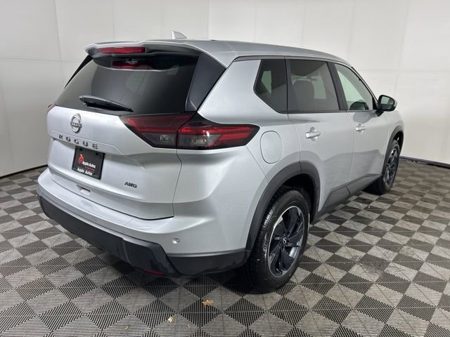 Used 2025 Nissan Rogue SV AWD/4WD image 6