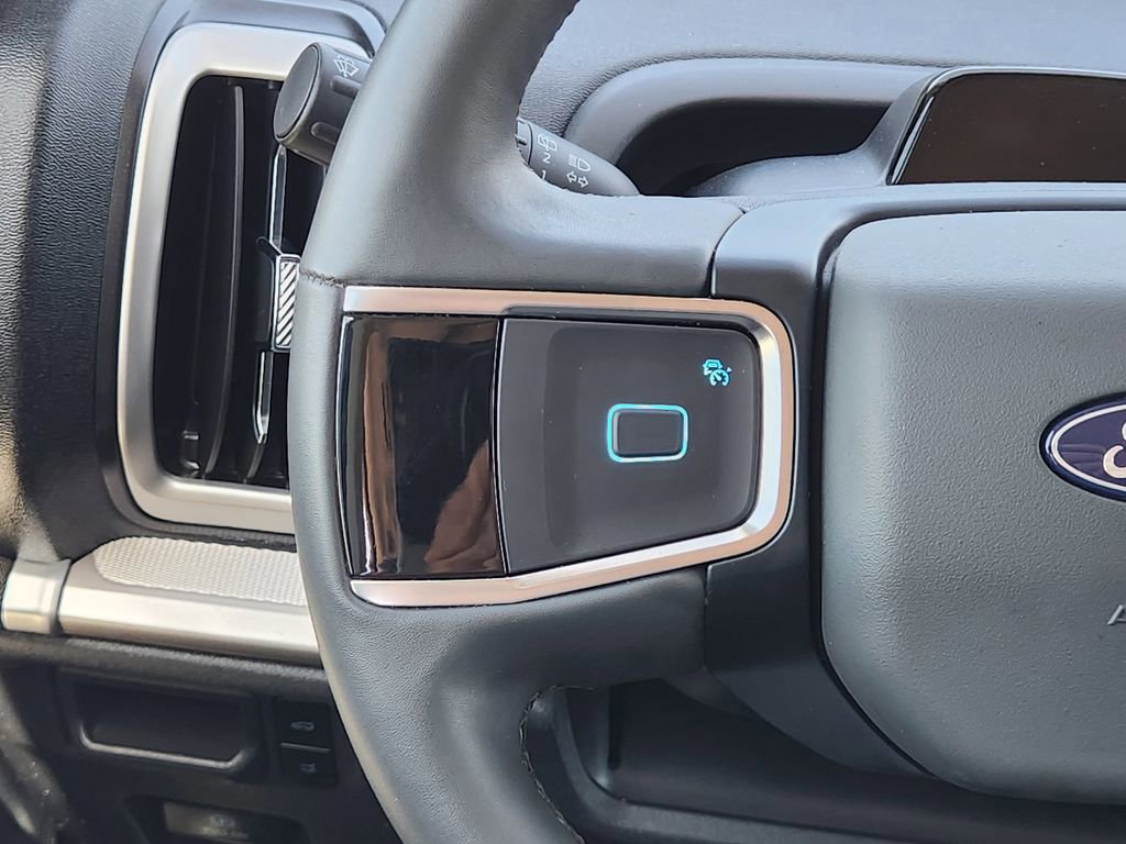 Certified 2025 Ford Expedition Active image 26