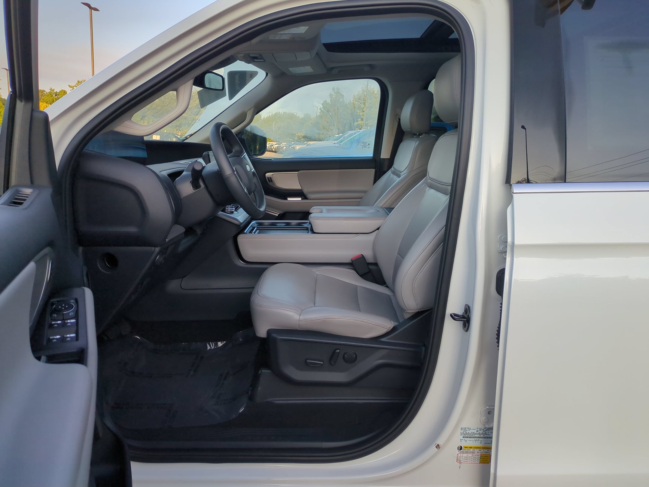 Certified 2025 Ford Expedition Max Active AWD/4WD image 13