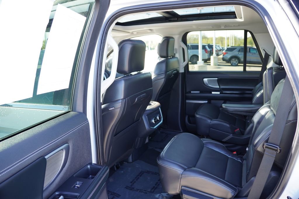 Certified 2025 Ford Expedition Platinum AWD/4WD image 17