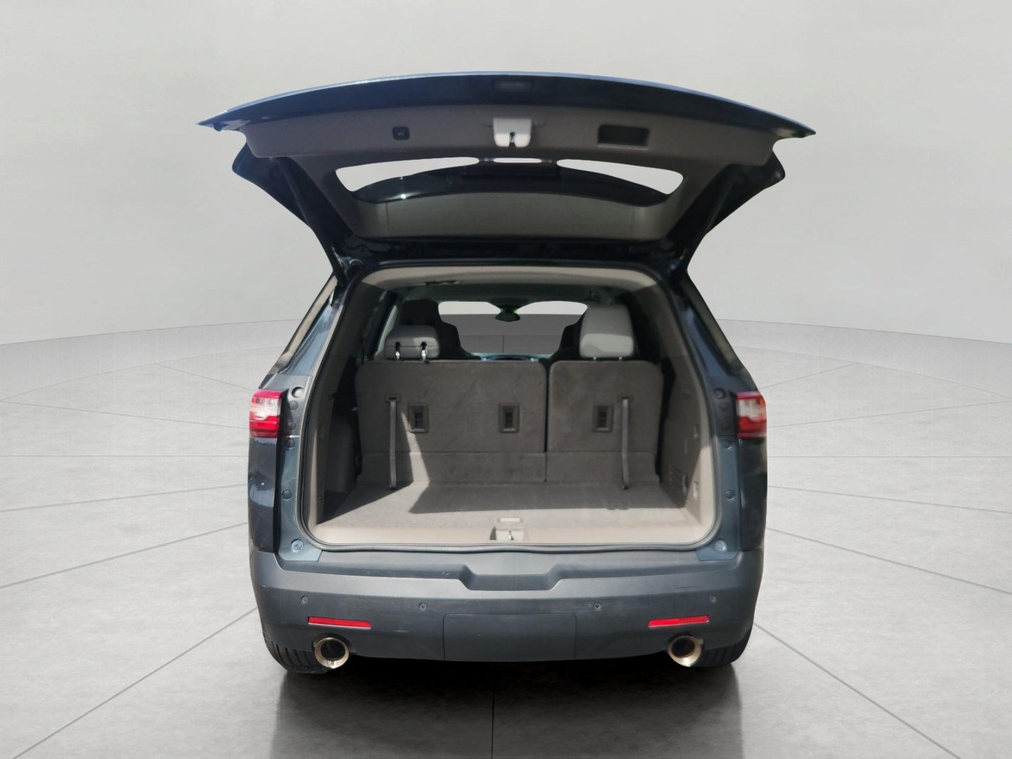Used 2018 Chevrolet Traverse LT FWD image 9