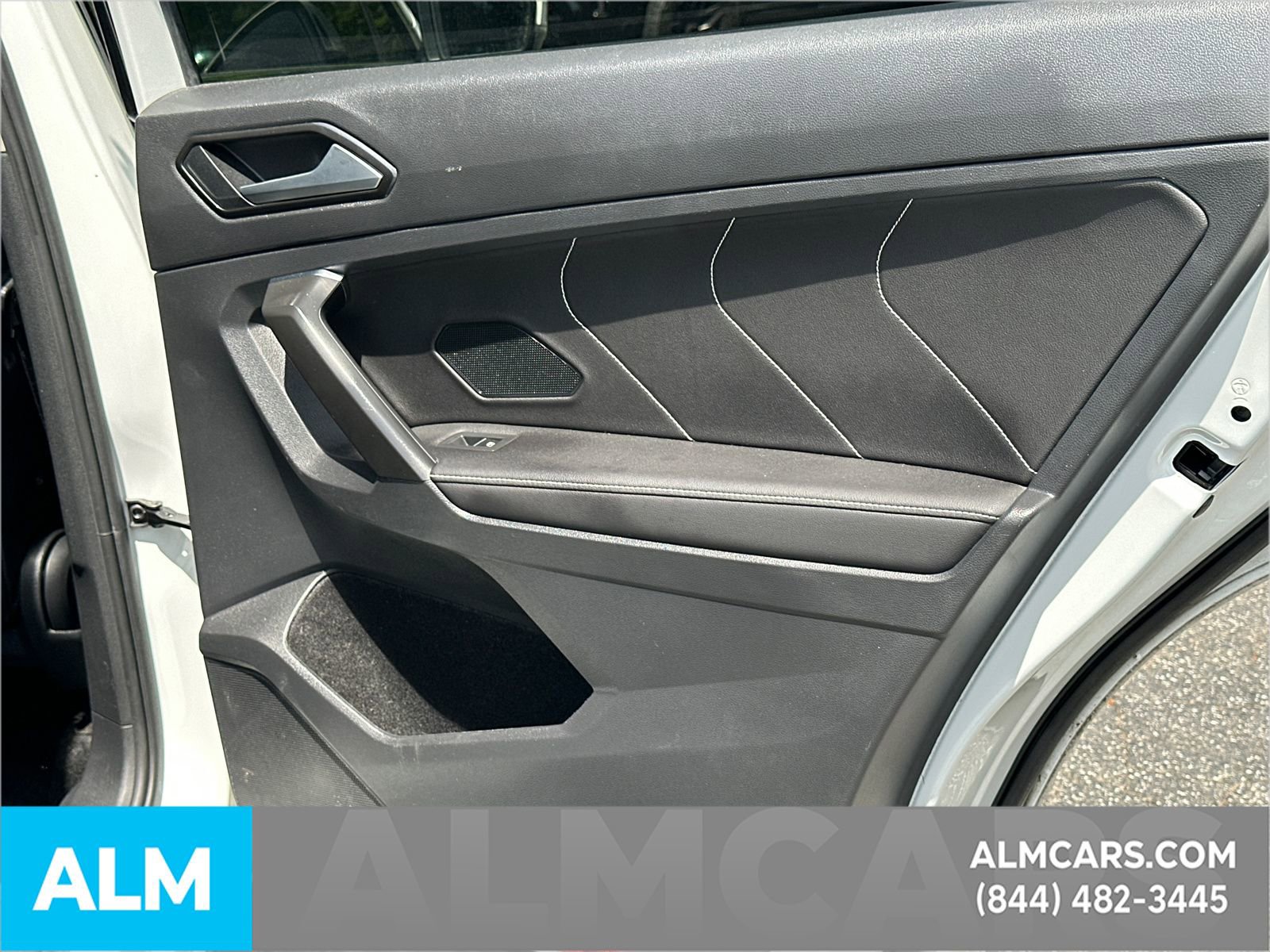 Used 2022 Volkswagen Tiguan SE FWD image 18