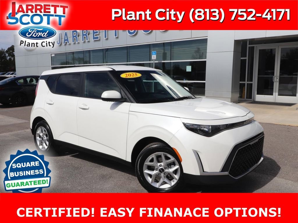 Used 2025 Kia Soul LX w/ LX Technology Package image 1