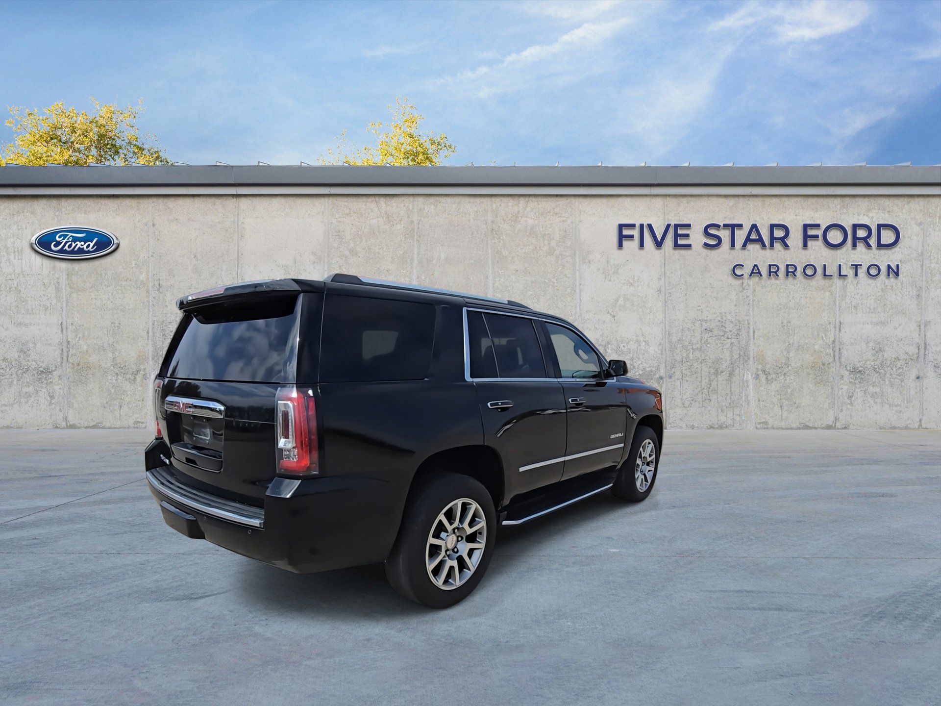 Used 2017 GMC Yukon Denali w/ Enhanced Security Package image 5