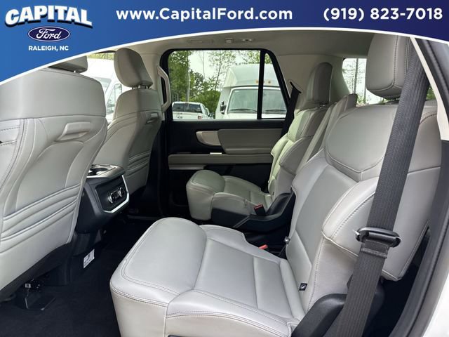 Certified 2025 Ford Expedition Active image 19