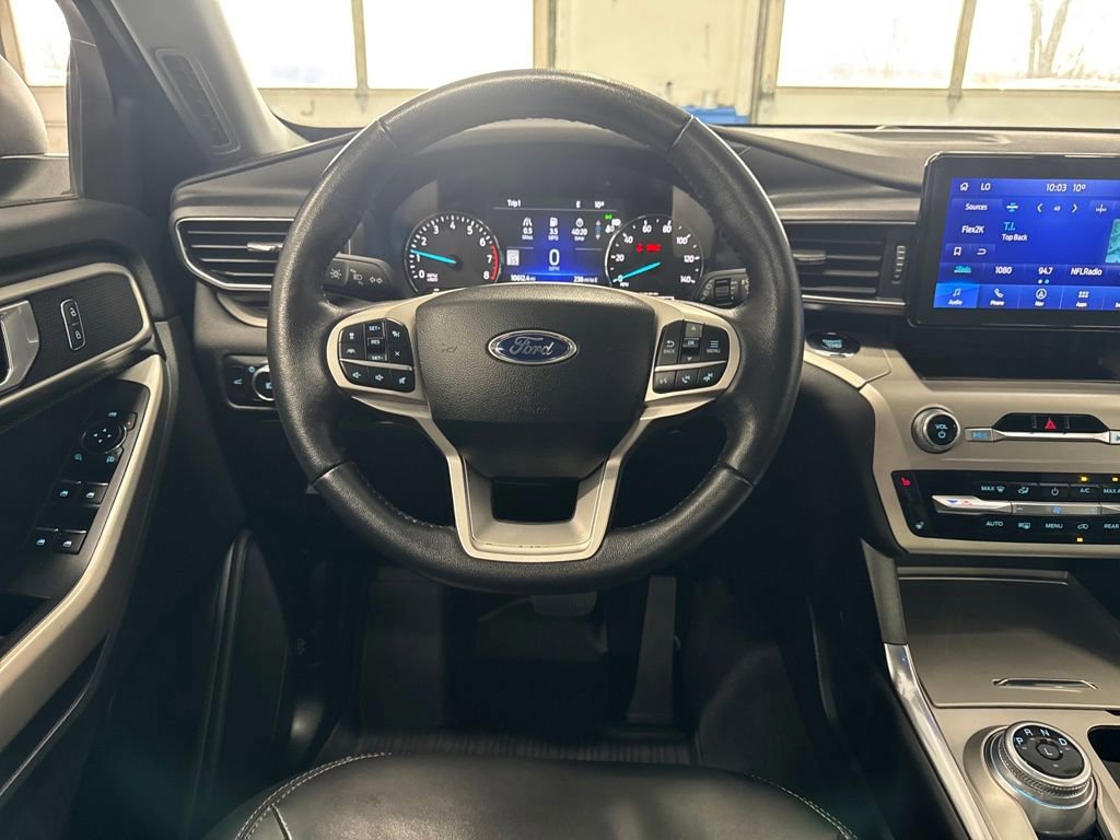Certified 2022 Ford Explorer XLT w/ Equipment Group 202A image 17