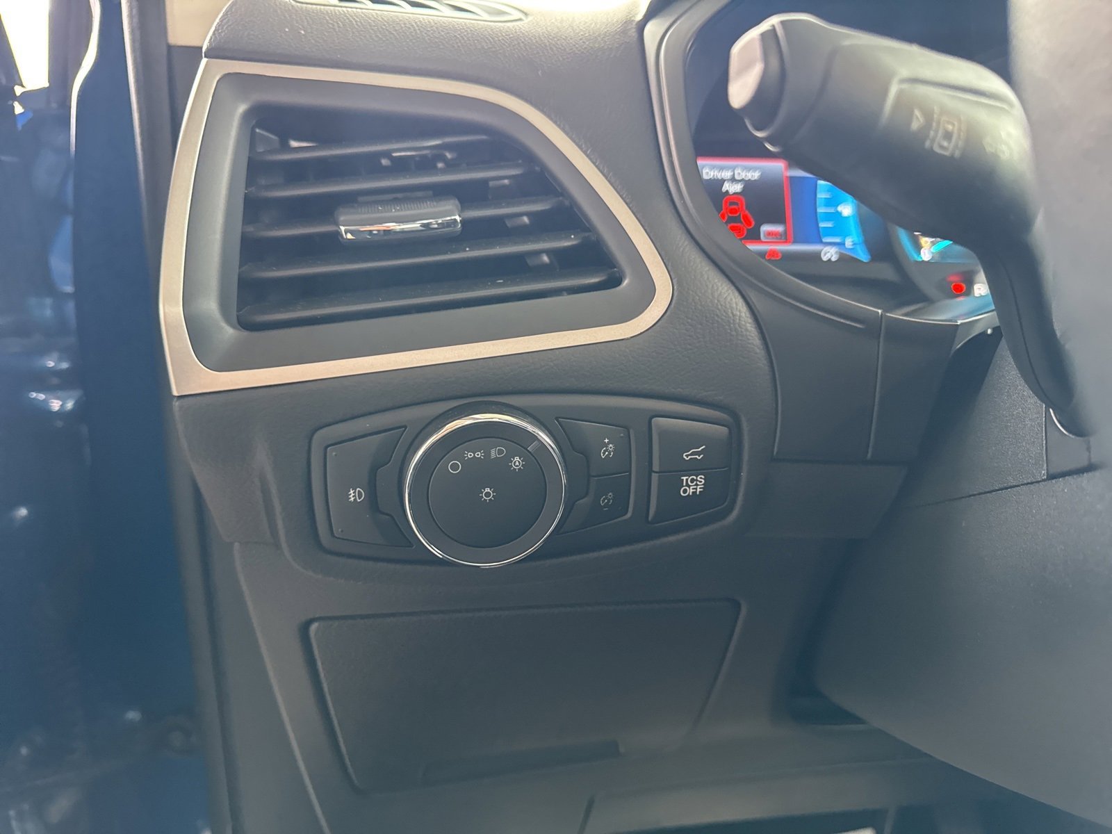 Certified 2024 Ford Edge SEL w/ Convenience Package image 27