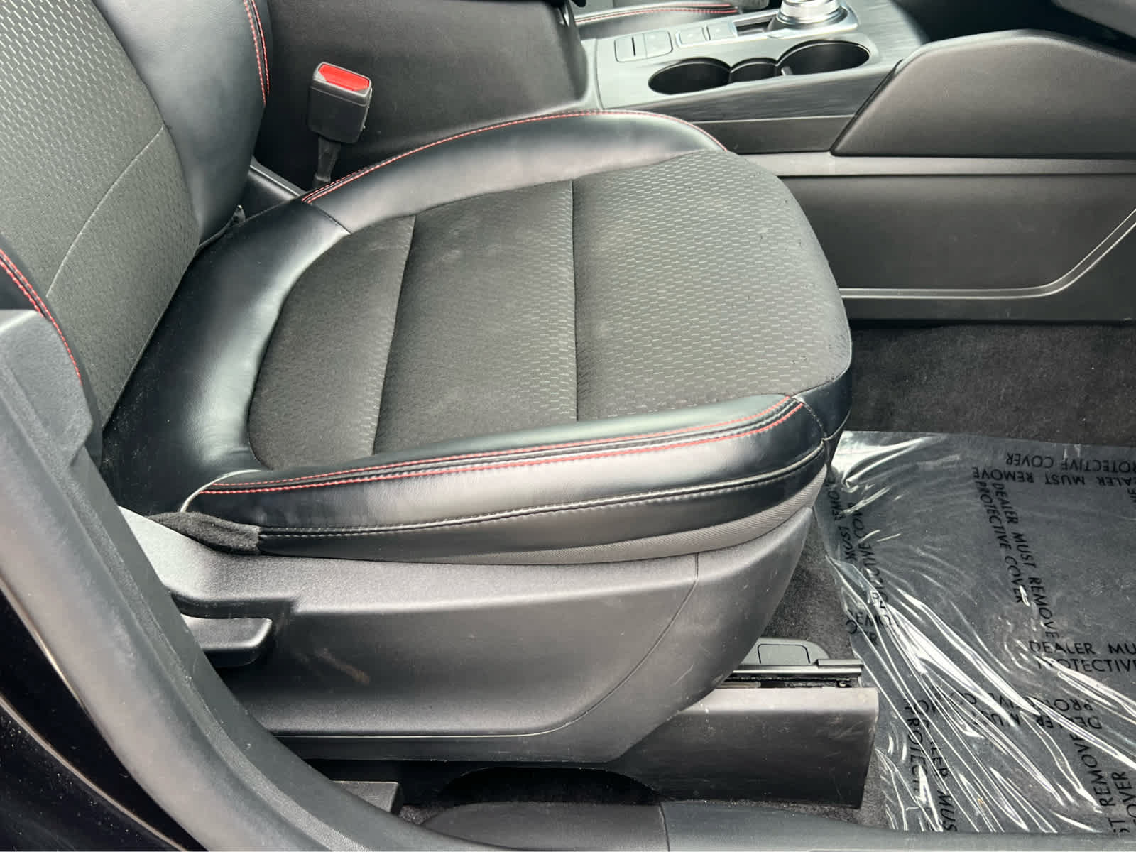 Certified 2025 Ford Escape ST-Line Select AWD/4WD image 18
