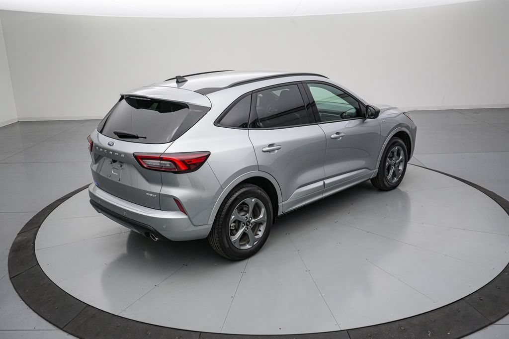 Certified 2024 Ford Escape ST-Line w/ Tech Pack #1 AWD/4WD image 4