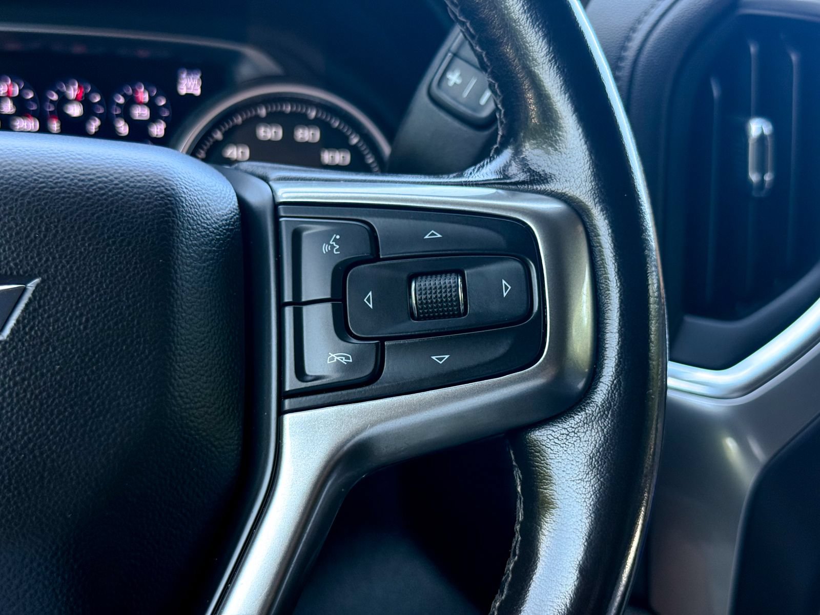 Used 2022 Chevrolet Silverado 2500 LTZ w/ LTZ Premium Package AWD/4WD image 38