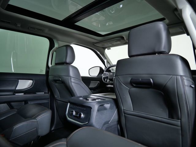 Certified 2025 Ford Expedition Active AWD/4WD image 15