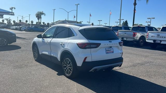 Certified 2025 Ford Escape SE w/ Class II Trailer Tow Package FWD image 5