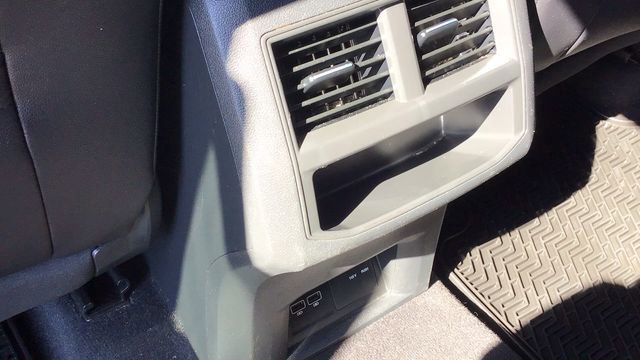 Used 2020 Volkswagen Atlas Cross Sport SE image 16