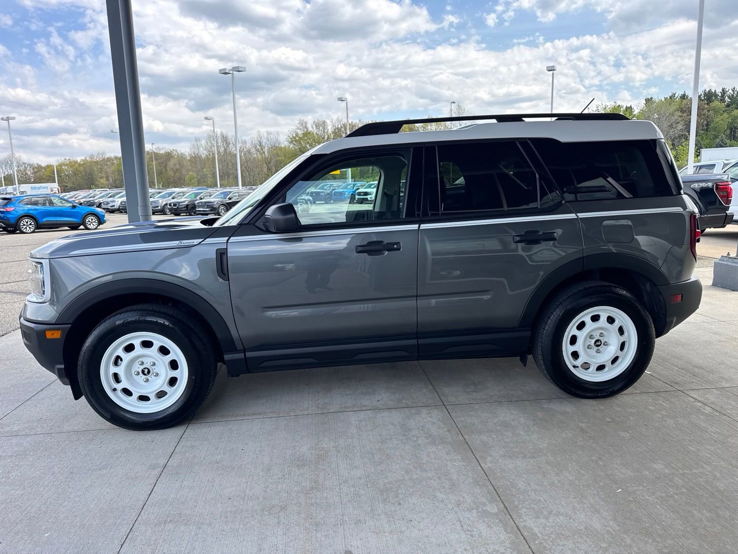 Certified 2025 Ford Bronco Sport Heritage w/ Convenience Package AWD/4WD image 4