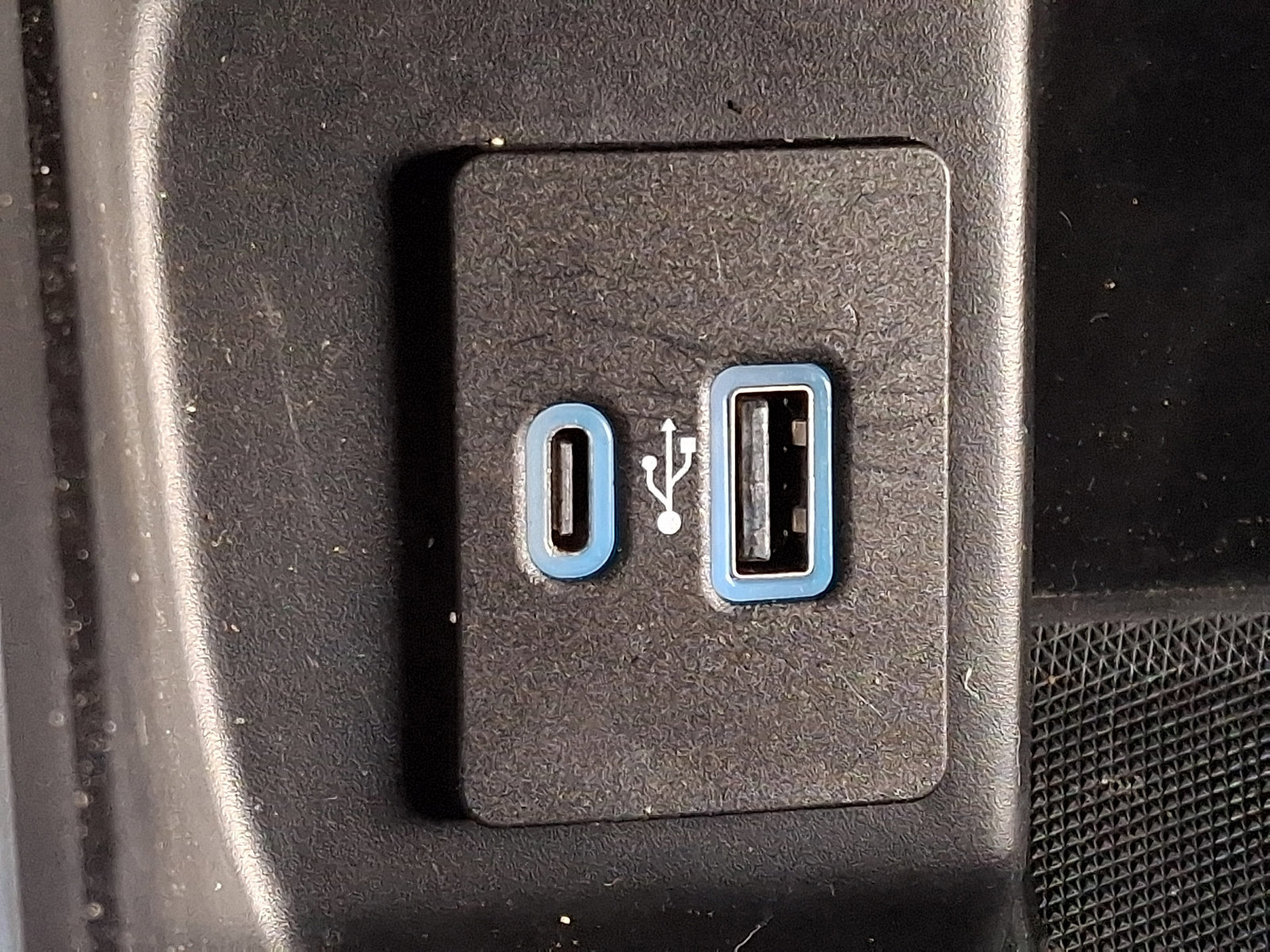 Certified 2022 Ford F150 XLT w/ Equipment Group 302A High image 25