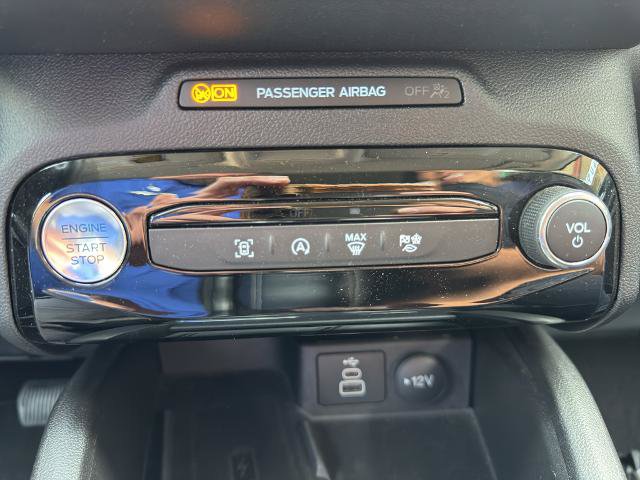 Certified 2025 Ford Escape Platinum AWD/4WD image 23