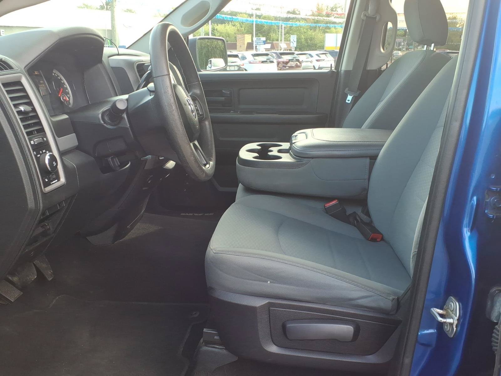 Used 2018 RAM 1500 Express AWD/4WD image 5