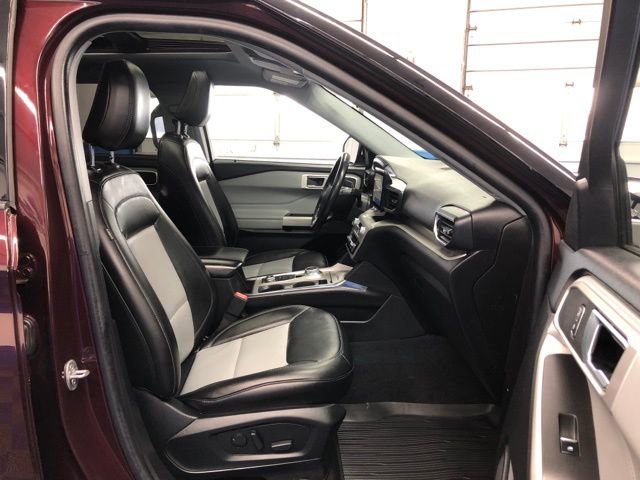 Certified 2022 Ford Explorer XLT w/ Equipment Group 202A image 34