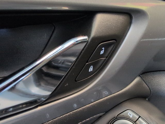 Used 2023 Chevrolet Traverse LT AWD/4WD image 16