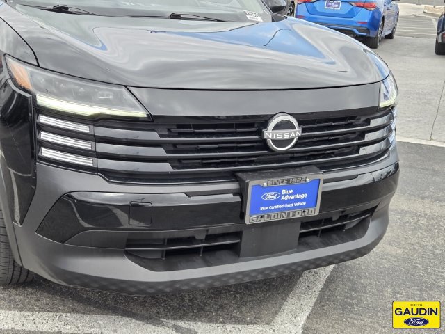 Used 2025 Nissan Kicks SV FWD image 2