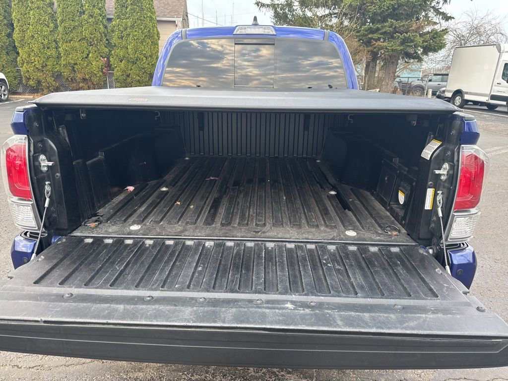 Used 2022 Toyota Tacoma TRD Sport w/ Technology Package AWD/4WD image 42