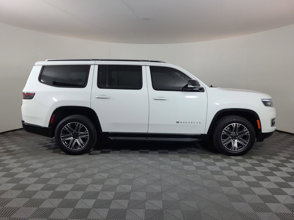 Used 2024 Jeep Wagoneer 4WD w/ Premium Group I image 2