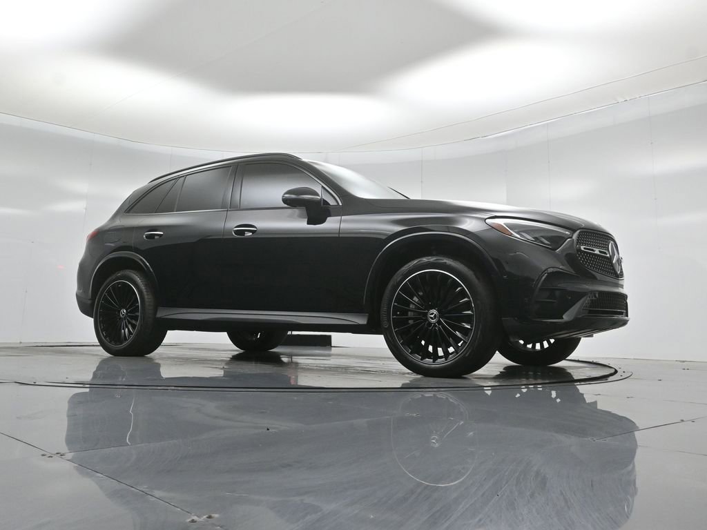 Used 2025 Mercedes-Benz GLC 300 image 3