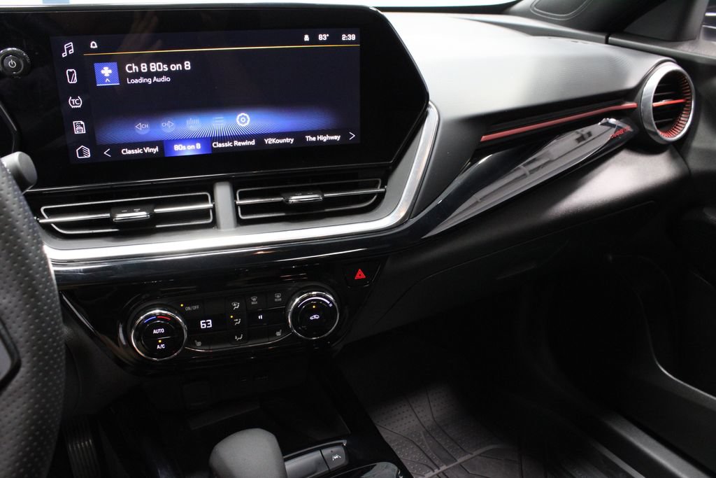 Used 2024 Chevrolet Trax RS w/ Sunroof Package FWD image 30