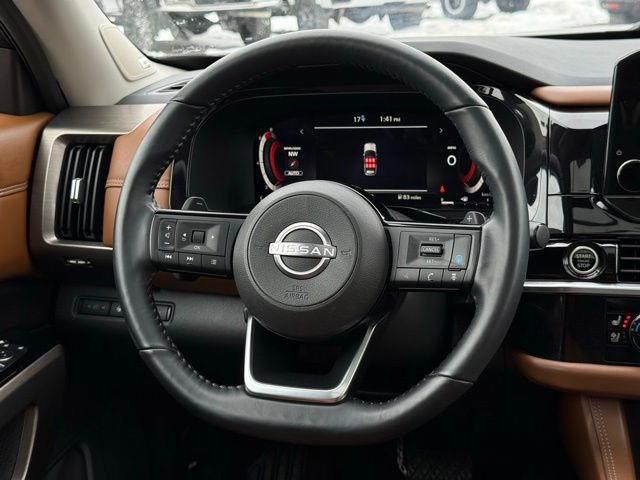 Used 2023 Nissan Pathfinder Platinum w/ Cargo Package image 21