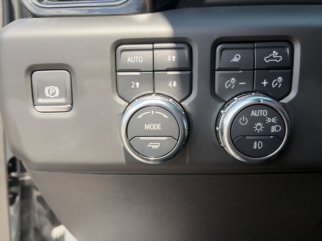 Used 2025 GMC Sierra 1500 AT4 w/ AT4 Premium Package AWD/4WD image 21