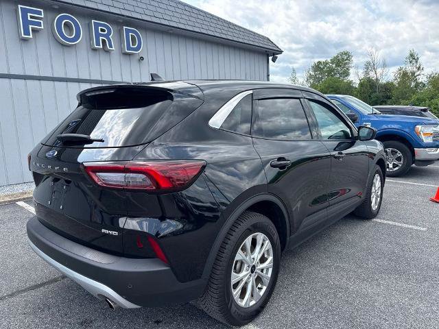 Certified 2023 Ford Escape Active w/ Tech Pack #1 AWD/4WD image 3
