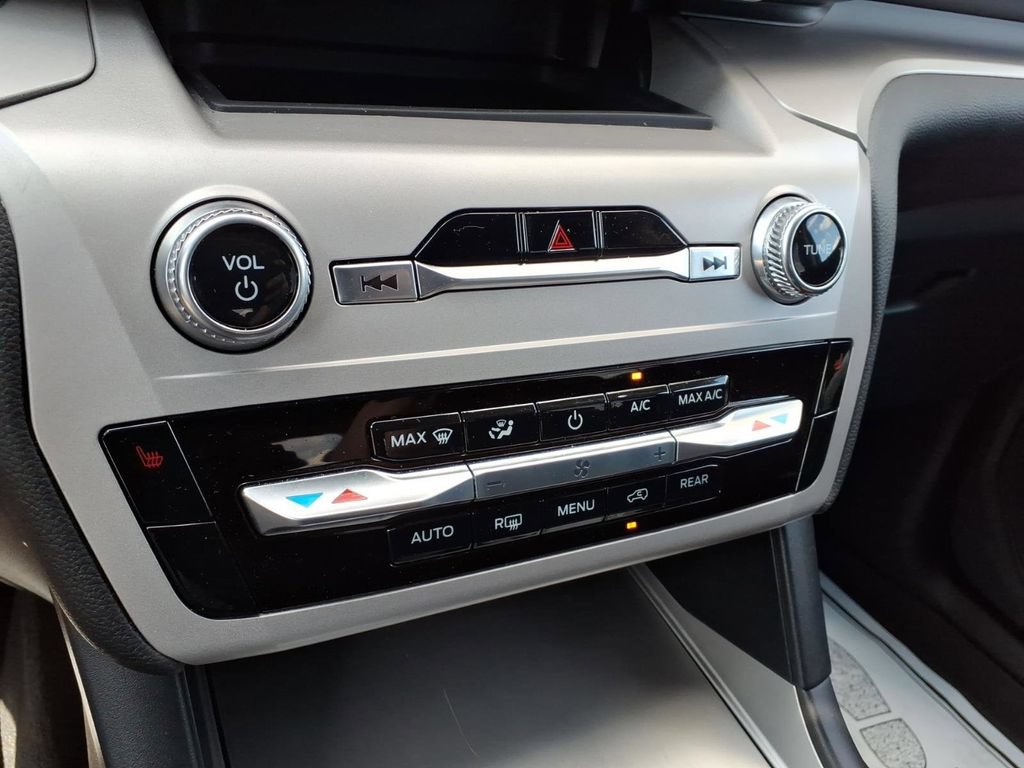 Certified 2023 Ford Explorer XLT AWD/4WD image 21