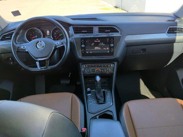 Used 2018 Volkswagen Tiguan SE w/ Panoramic Sunroof Package image 14
