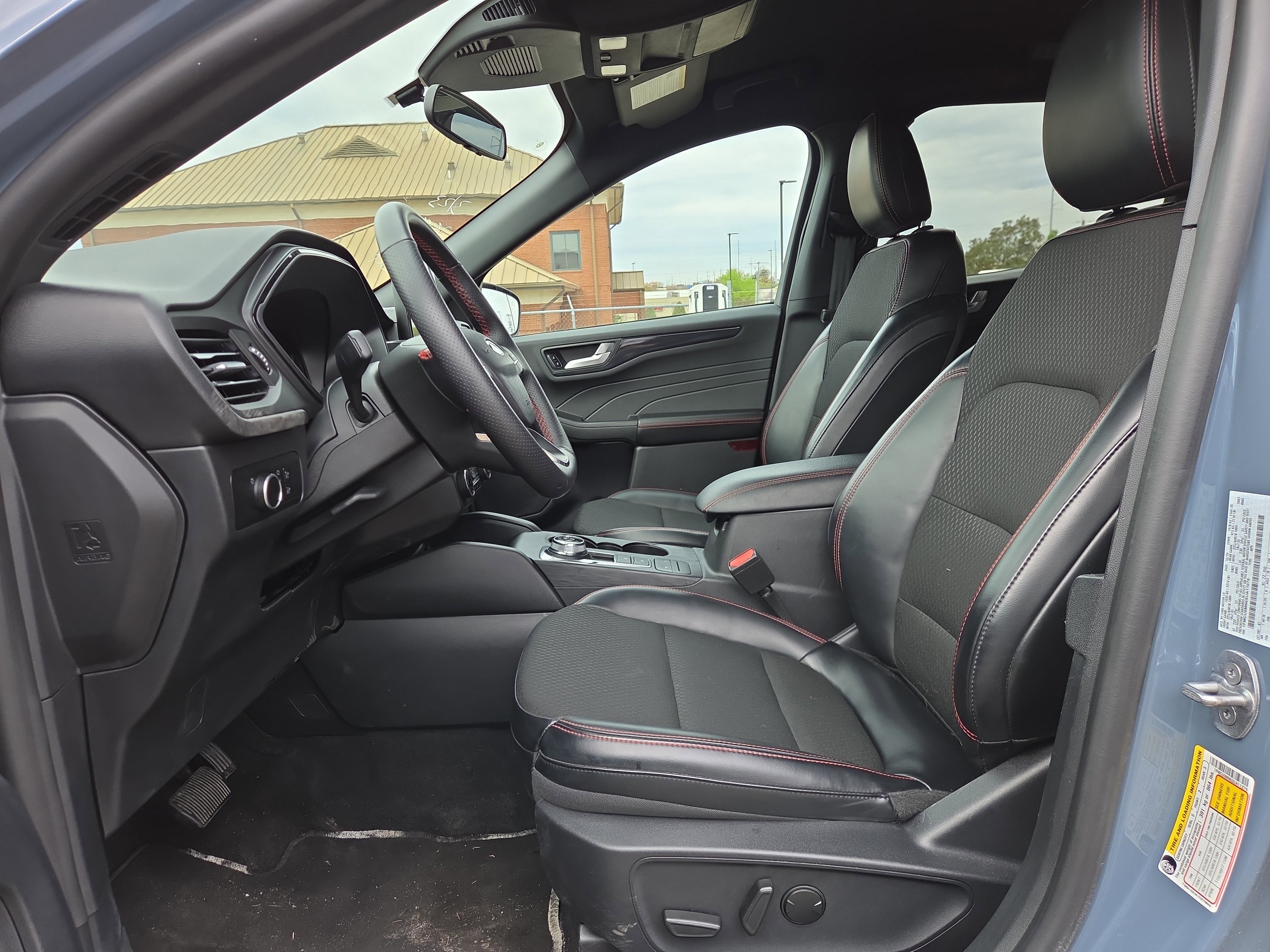 Certified 2025 Ford Escape ST-Line image 10