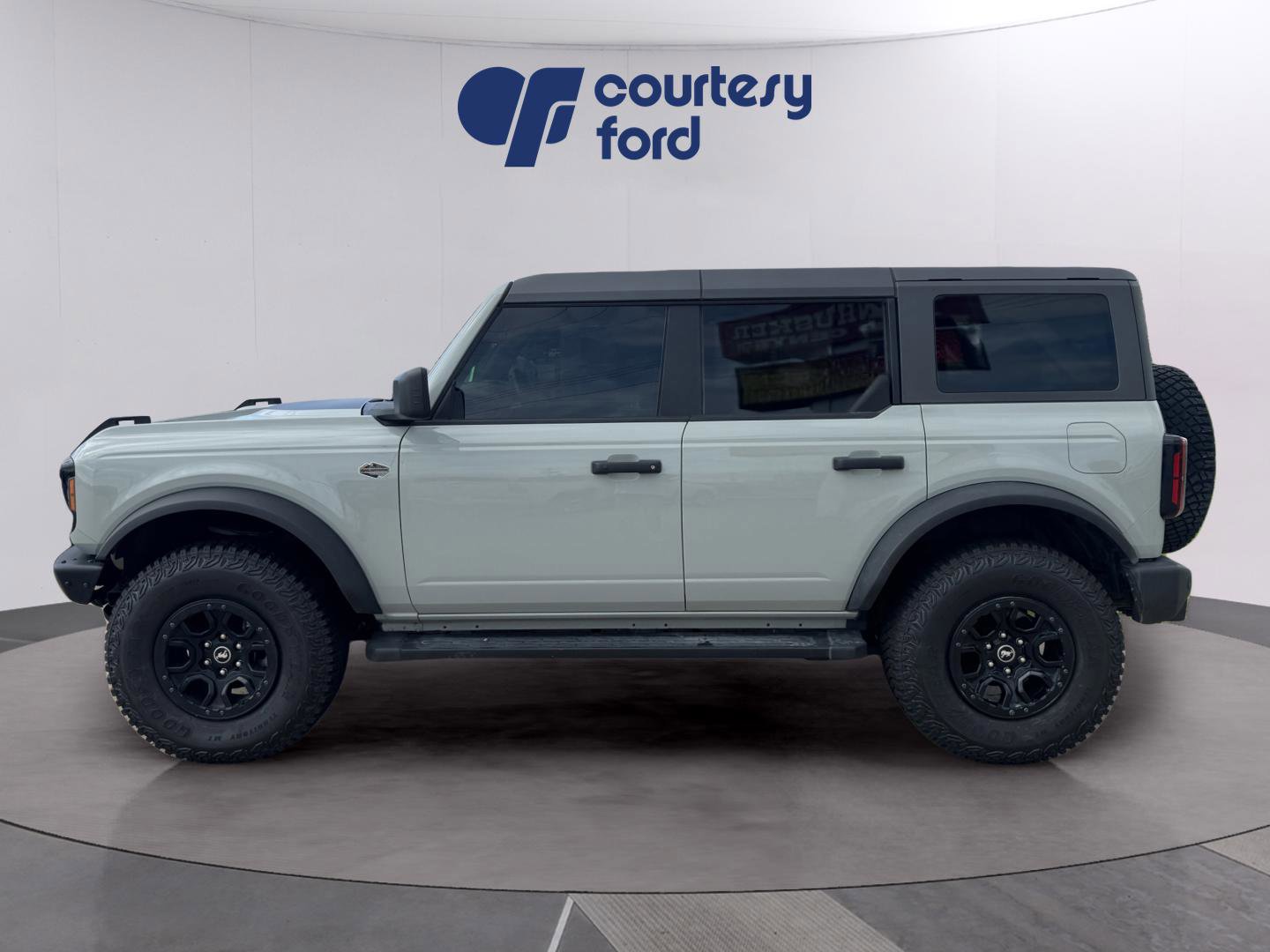 Certified 2024 Ford Bronco Wildtrak image 2