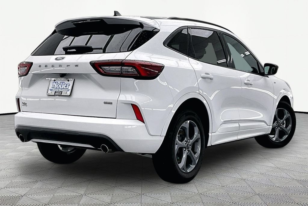 Certified 2023 Ford Escape ST-Line w/ Equipment Group 301A FWD image 2