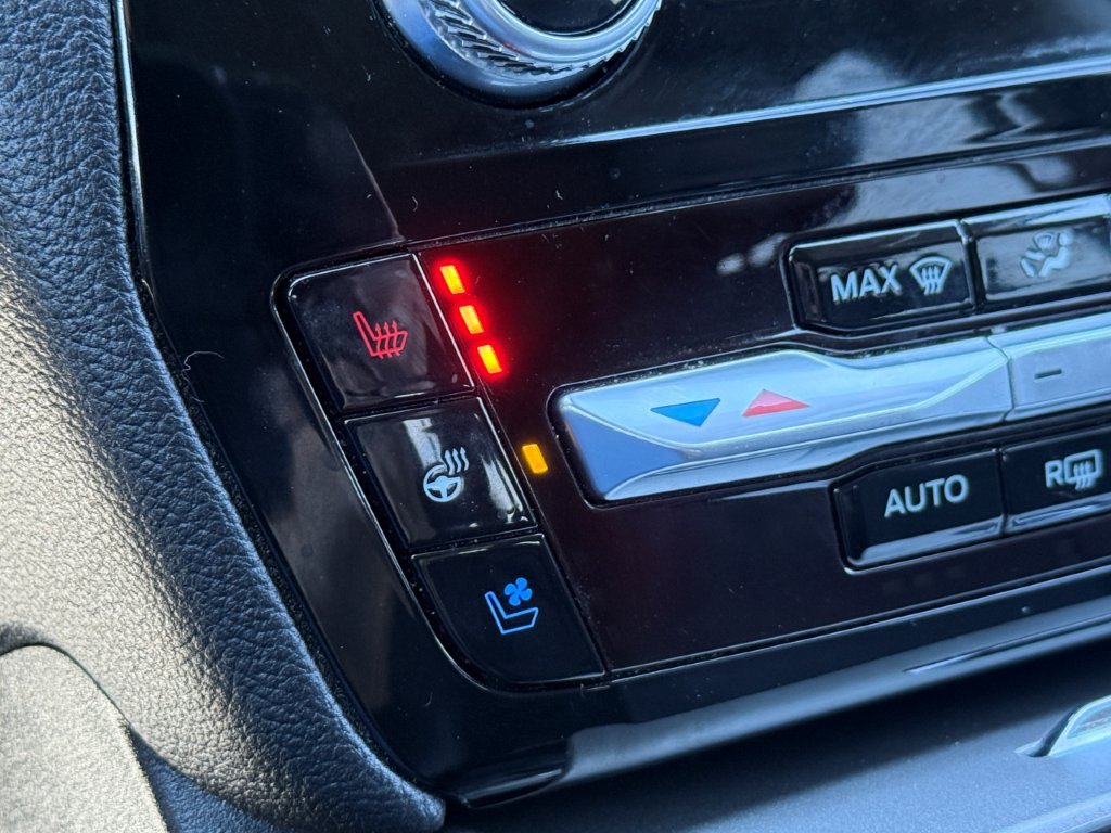 Certified 2023 Ford Explorer Limited AWD/4WD image 38