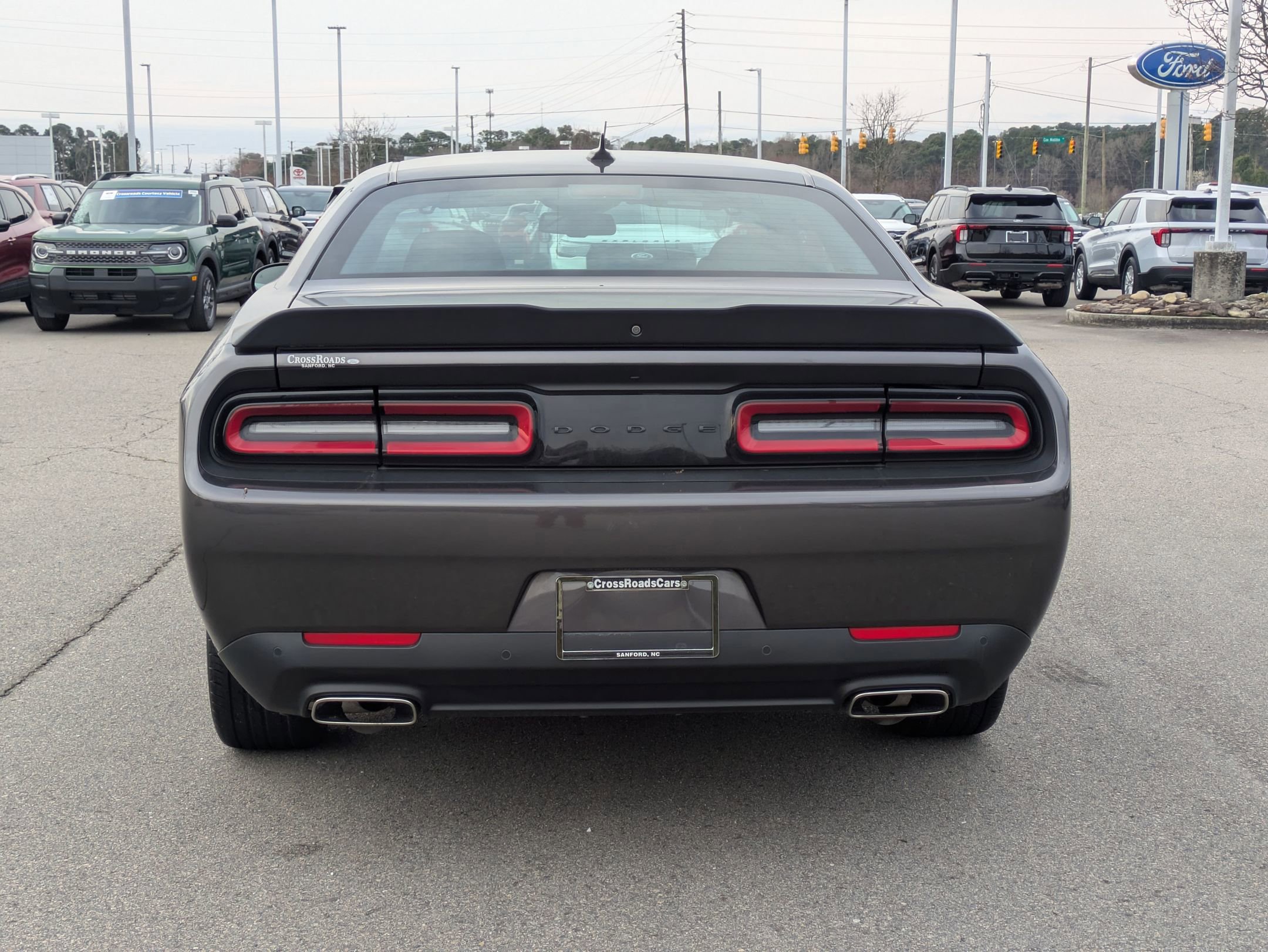 Used 2022 Dodge Challenger SXT w/ Driver Convenience Group image 4